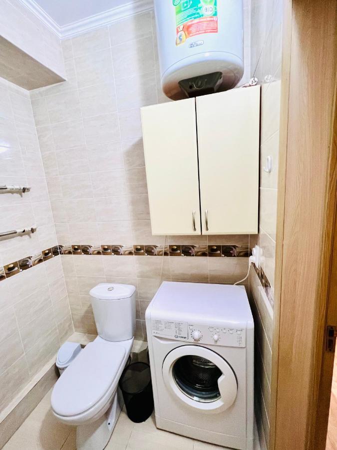 Evita Apartment Bishkek Exteriör bild