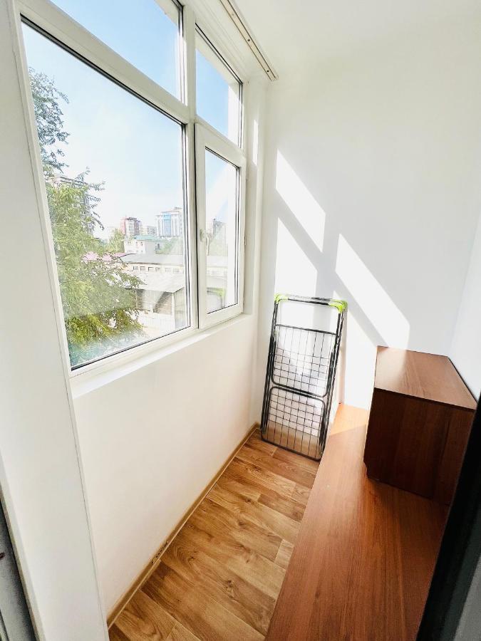 Evita Apartment Bishkek Exteriör bild