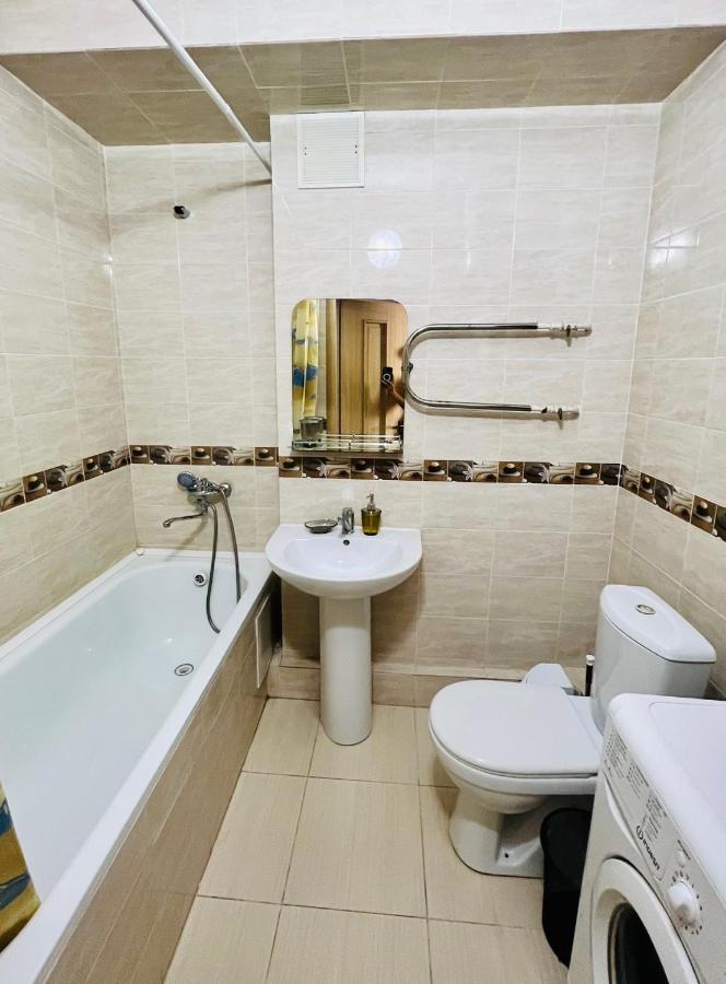 Evita Apartment Bishkek Exteriör bild