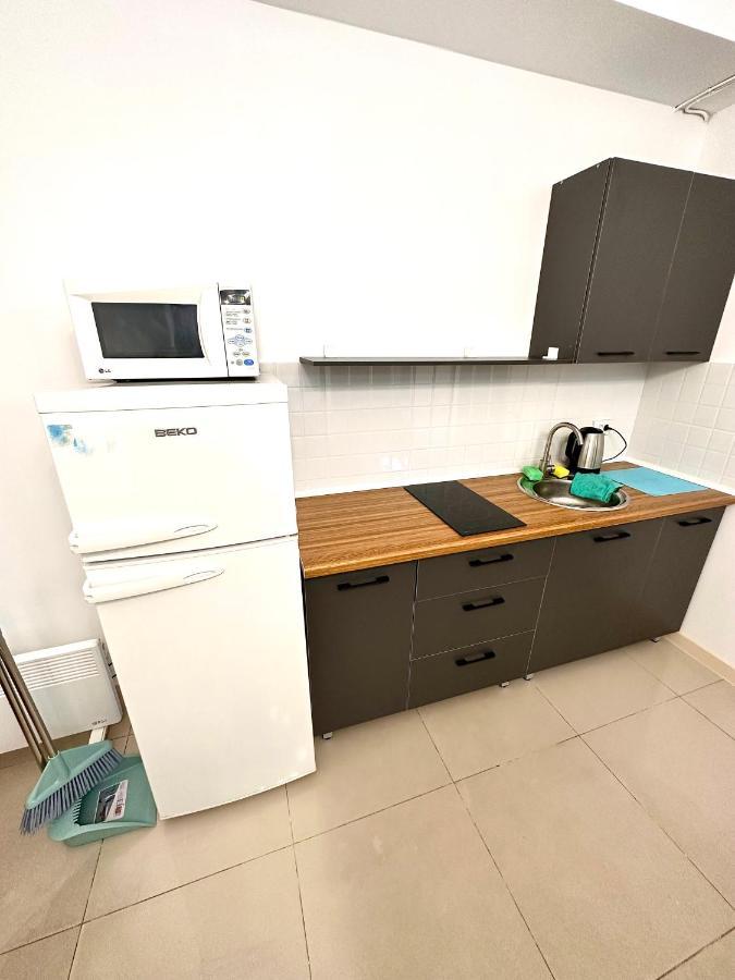 Evita Apartment Bishkek Exteriör bild