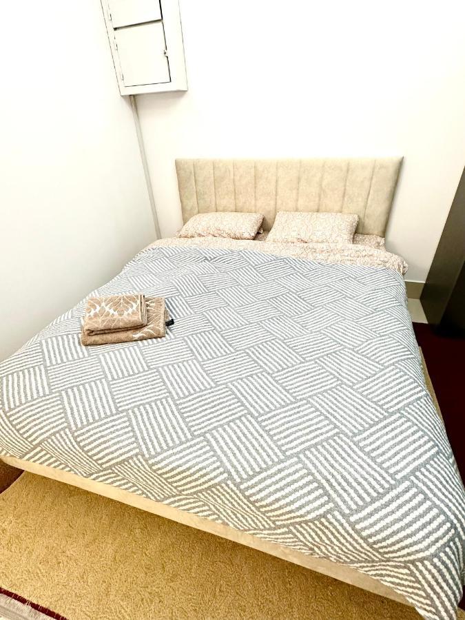 Evita Apartment Bishkek Exteriör bild