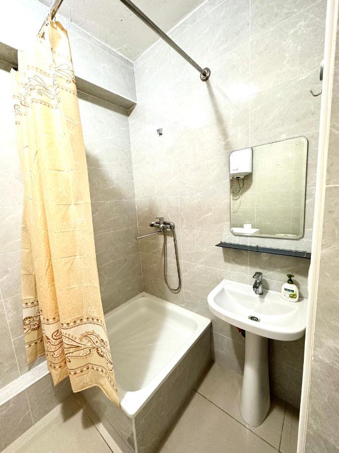 Evita Apartment Bishkek Exteriör bild