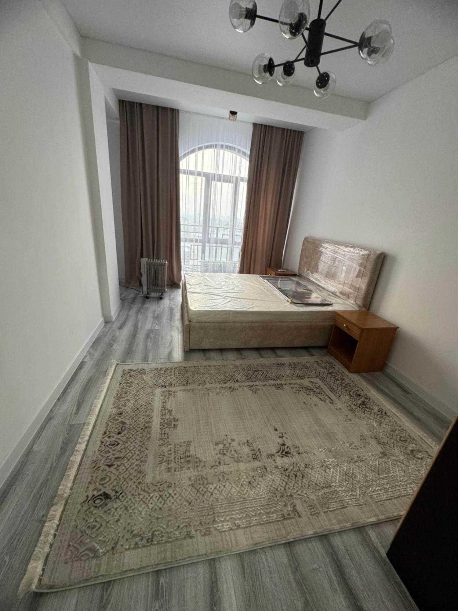 Evita Apartment Bishkek Exteriör bild